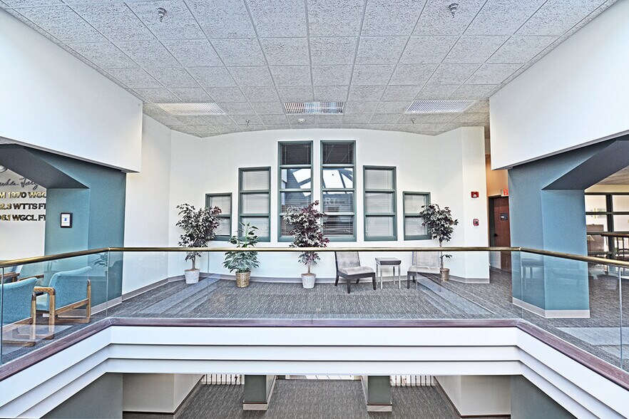 More Photos Of 120 W 7th St, Bloomington Office For Lease