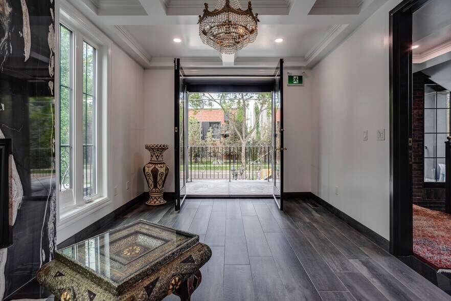 More Photos Of 11833 102 Ave NW, Edmonton Medical For Sale