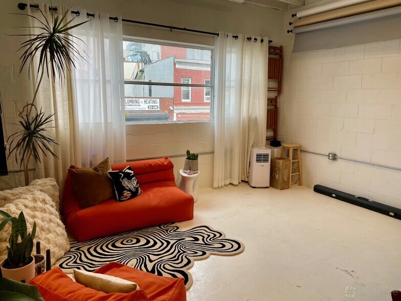 More Photos Of 166A 22nd St, Brooklyn Storefront Retail Office For Lease