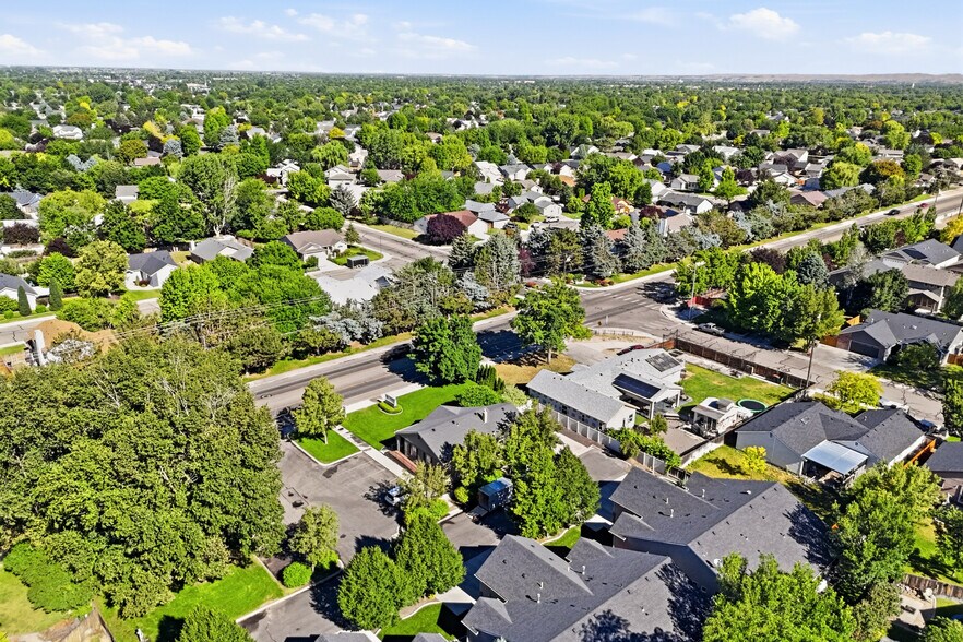 More Photos Of 2490 N Locust Grove Rd, Meridian Office For Sale