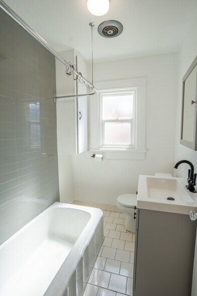 More Photos Of 912 E Commonwealth Ave, Fullerton Apartments For Sale