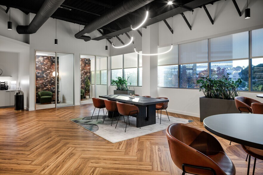 More Photos Of 2275 Rio Bonito Way, San Diego Office For Lease