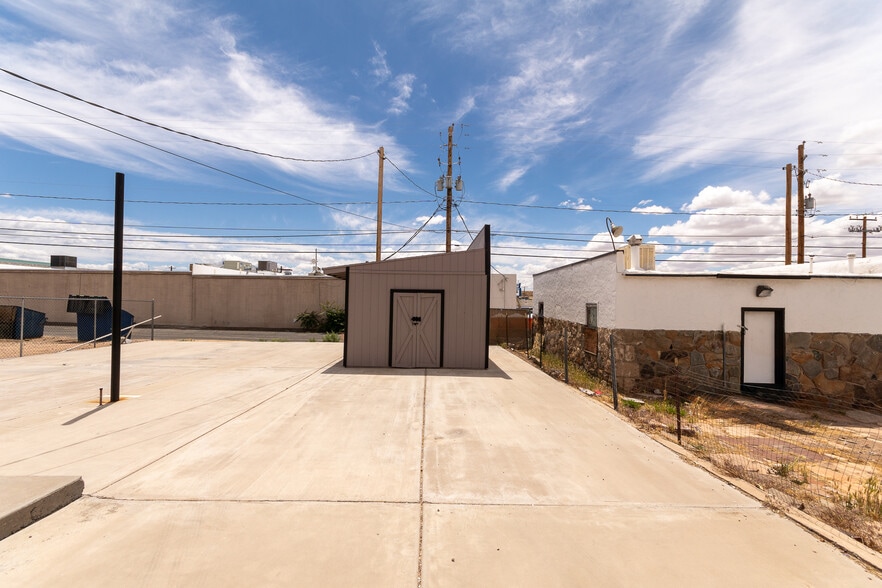 More Photos Of 310 E Oak St, Kingman Office For Sale