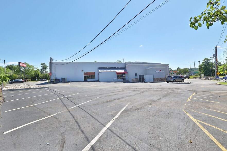 More Photos Of 52 E Rt-59, Nanuet Freestanding For Lease