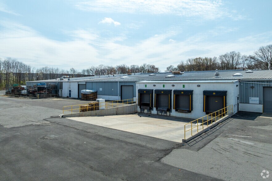 More Photos Of 6 Princess Rd, Lawrenceville Warehouse For Lease