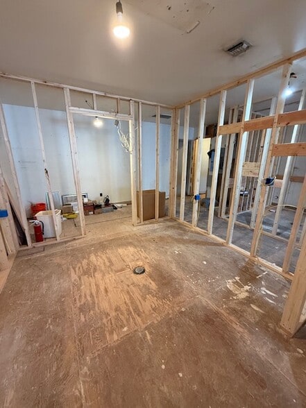 More Photos Of 352-362 W Bridge St, New Hope General Retail For Lease