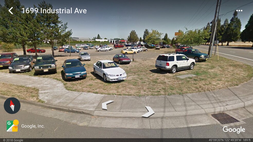 More Photos Of 2917 N Pacific Hwy, Woodburn Auto Dealership For Lease