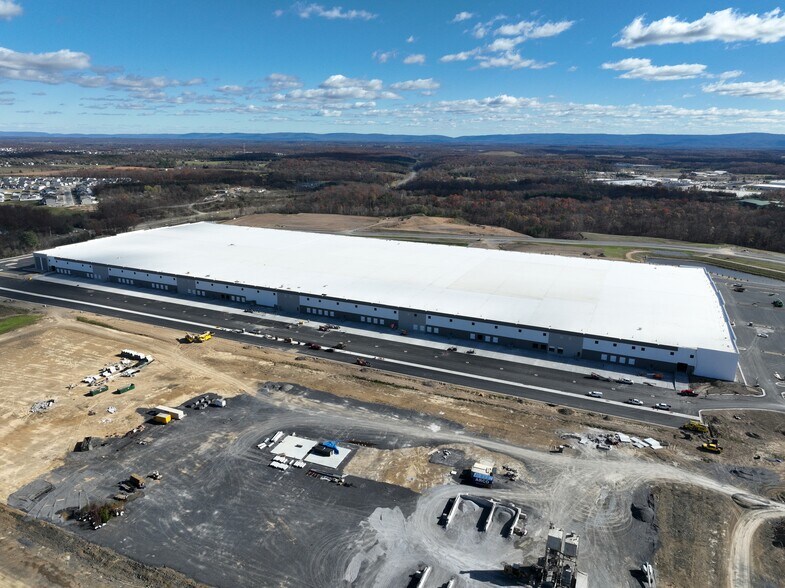 More Photos Of 1251 Coverstone Dr, Winchester Unknown For Lease