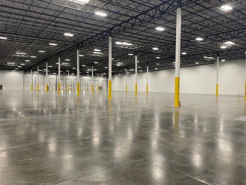 More Photos Of 2777 W Danieldale Rd, Dallas Unknown For Lease