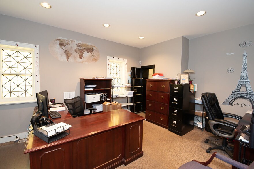 More Photos Of 871 N Park St, Columbus Office For Lease