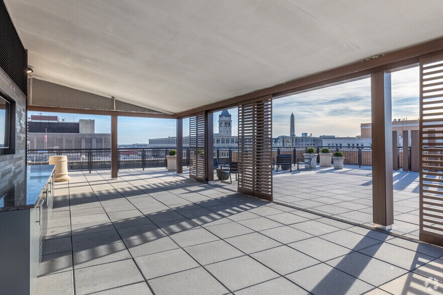 More Photos Of 950 F St NW, Washington Office For Lease