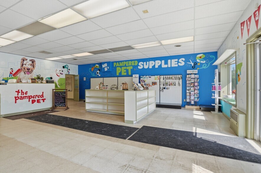 More Photos Of 711 Pleasant St, Paxton General Retail For Sale