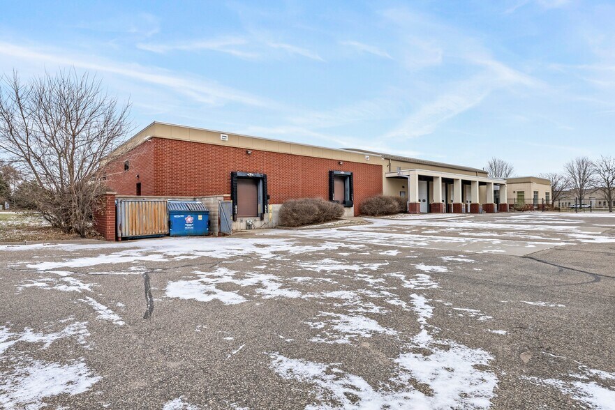 More Photos Of 11180 86th Ave N, Osseo Flex For Sale