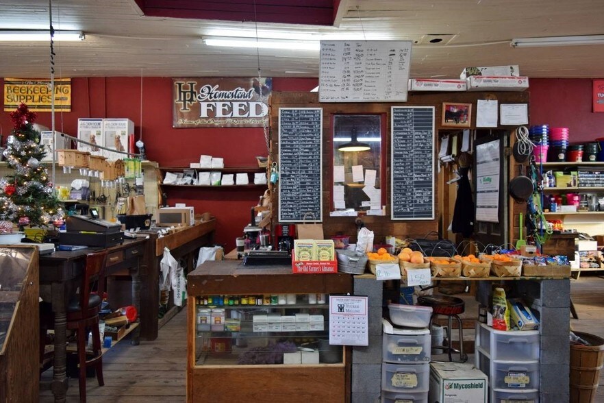 More Photos Of 717 2nd Ave N, Clanton Storefront For Sale