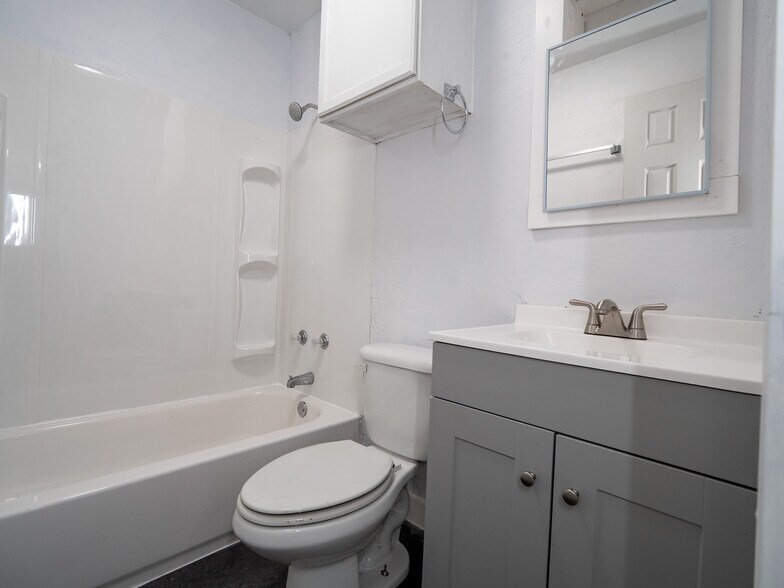 More Photos Of 420 W Johnson St, Norman Multifamily For Sale