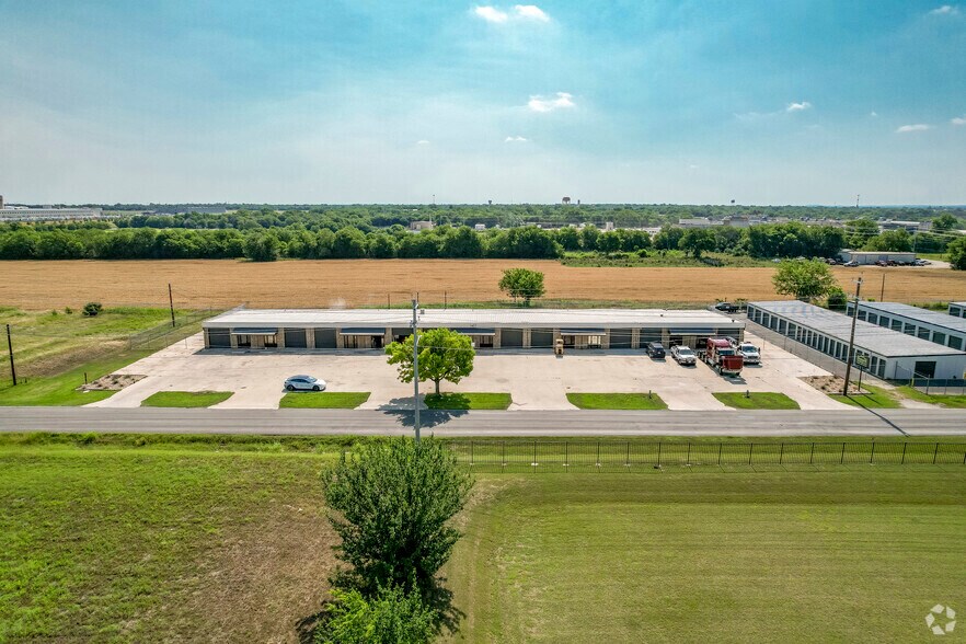 More Photos Of 1419 Fleming Dr, Seguin Self Storage For Sale