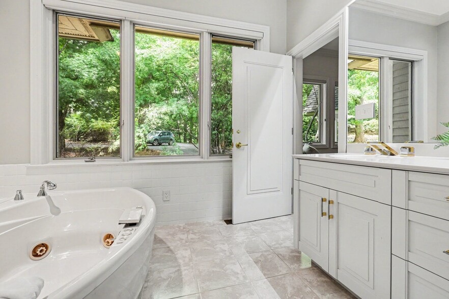 More Photos Of 390 Saddleback Knl, Nellysford Specialty For Sale
