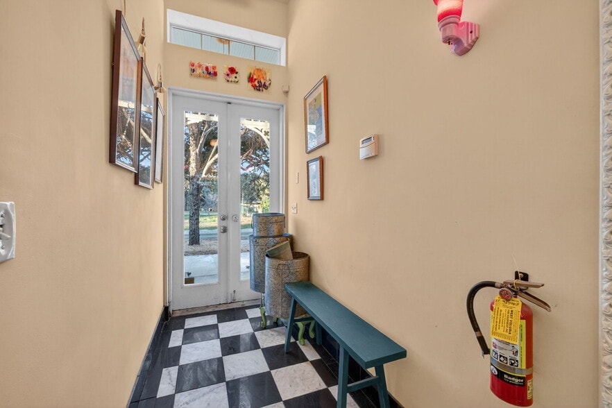 More Photos Of 197 E Church St, Deland Restaurant For Sale