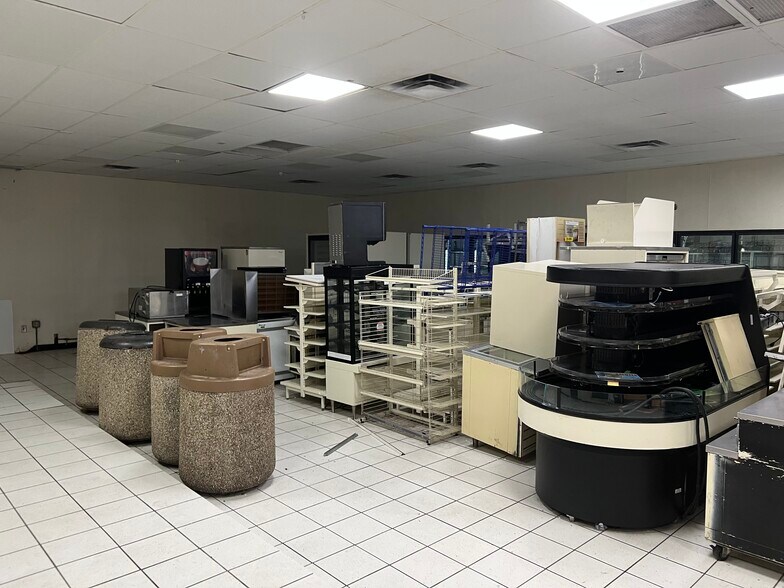 More Photos Of 10111 N Lamar Blvd, Austin Fast Food For Sale