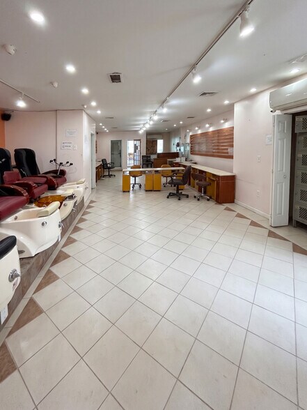 More Photos Of 2836 3rd Ave, Bronx Storefront Retail Residential For Lease