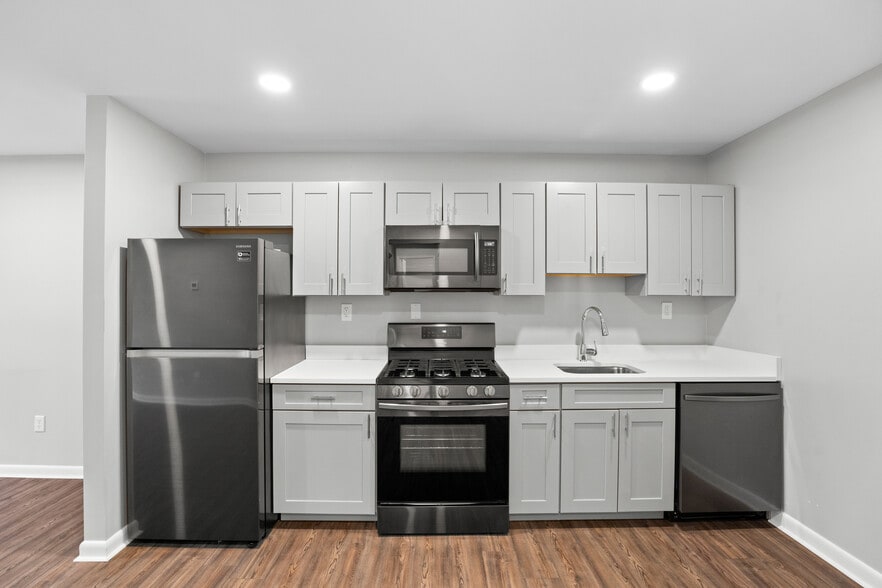 More Photos Of 575 Ellsworth St, Bridgeport Apartments For Sale
