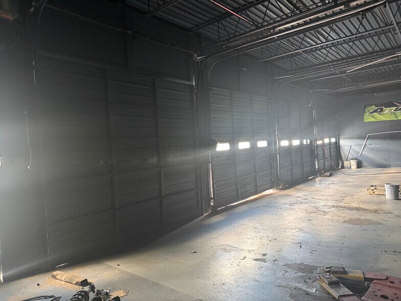 More Photos Of 140 W 3rd St, Washington Service For Lease