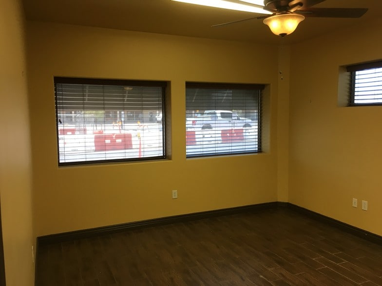 More Photos Of 920 E Main St, Mesa Office For Lease
