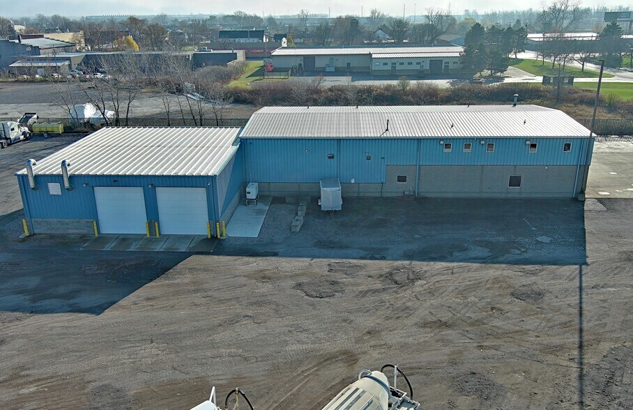 More Photos Of 70 N Gates Ave, Buffalo Truck Terminal For Lease