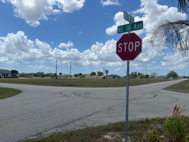More Photos Of 924 NE 8th Pl, Cape Coral Land For Sale