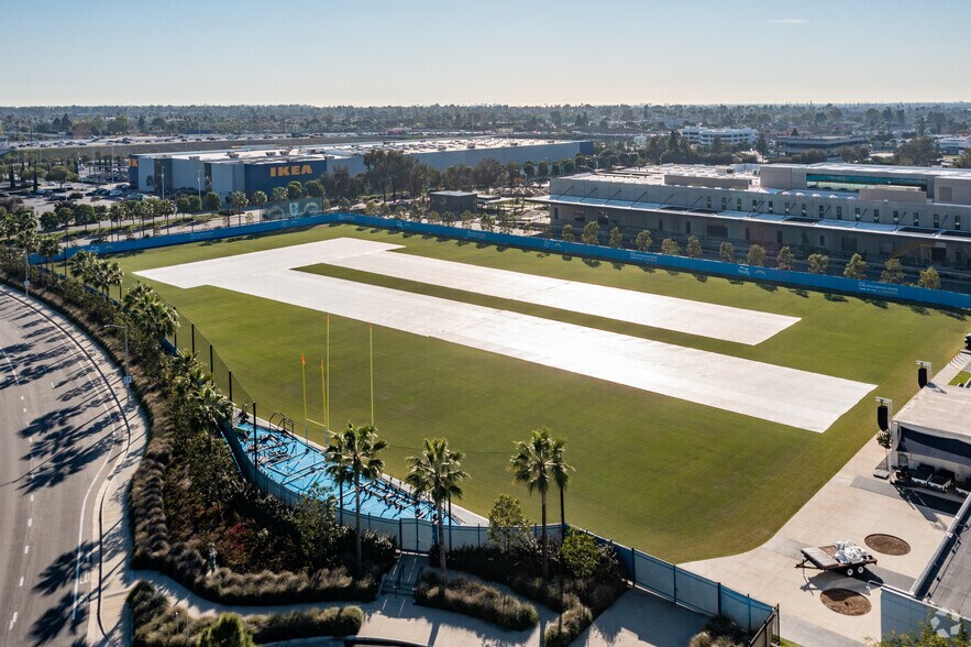 More Photos Of 3333 S Susan St, Costa Mesa Land For Lease