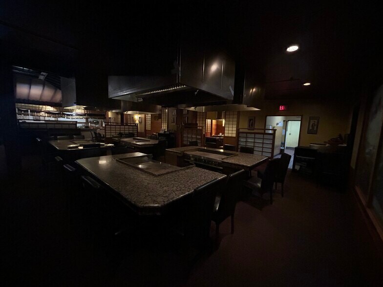 More Photos Of 8 Tech One Dr, Monroeville Restaurant For Lease