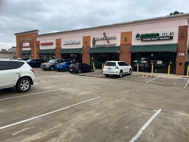 Primary Photo Of 516 S Hampton Rd, Dallas Storefront Retail Office For Lease