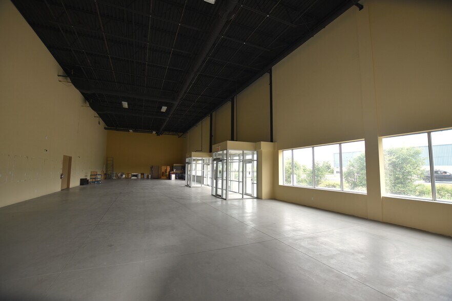 More Photos Of 200 Iber Rd, Ottawa Warehouse For Lease