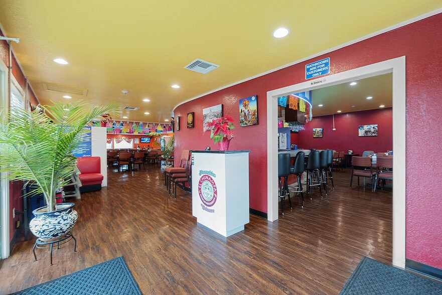 More Photos Of 17009 East Fwy, Channelview General Retail For Sale