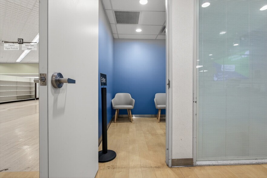 More Photos Of 5627-5699 Chestnut St, Philadelphia Drugstore For Lease