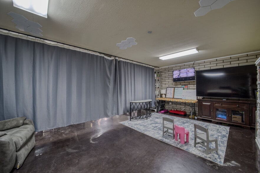 More Photos Of 5201 S Highway 95, Fort Mohave Storefront Retail Office For Sale