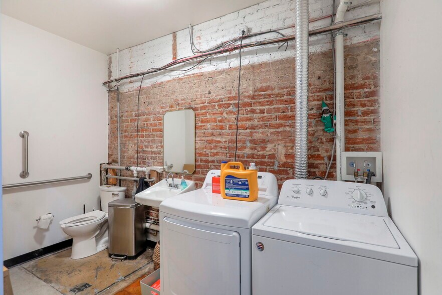 More Photos Of 120-122 W 5th St, Kansas City Storefront Retail Residential For Sale