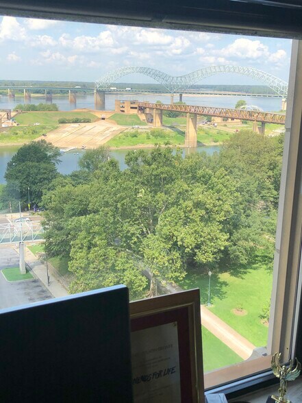 More Photos Of 22 N Front St, Memphis Office For Lease