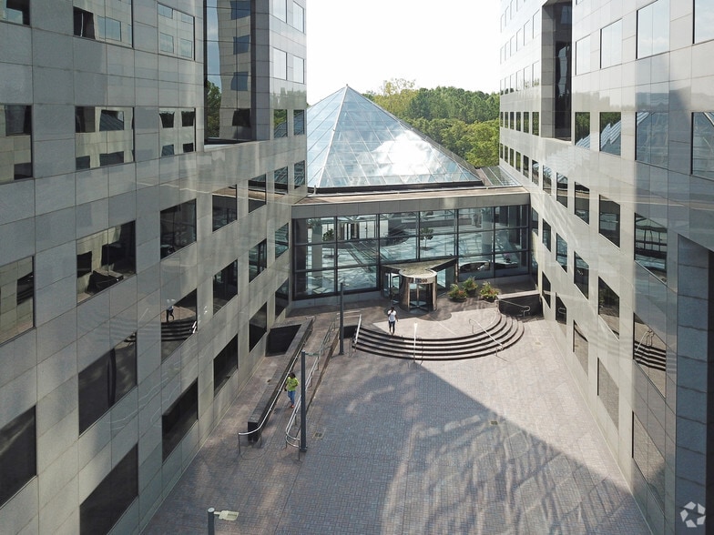 More Photos Of 3200 Windy Hill Rd SE, Atlanta Office For Lease