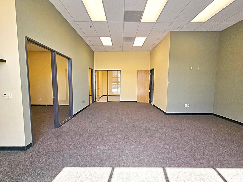 More Photos Of 4300-4302 Redwood Hwy, San Rafael Loft Creative Space For Lease