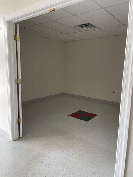 More Photos Of 731 Tilghman Dr, Dunn Medical For Sale