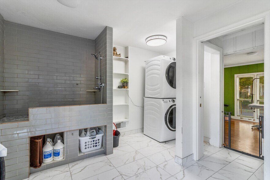 More Photos Of 2282 Central Ave, Memphis Loft Creative Space For Sale