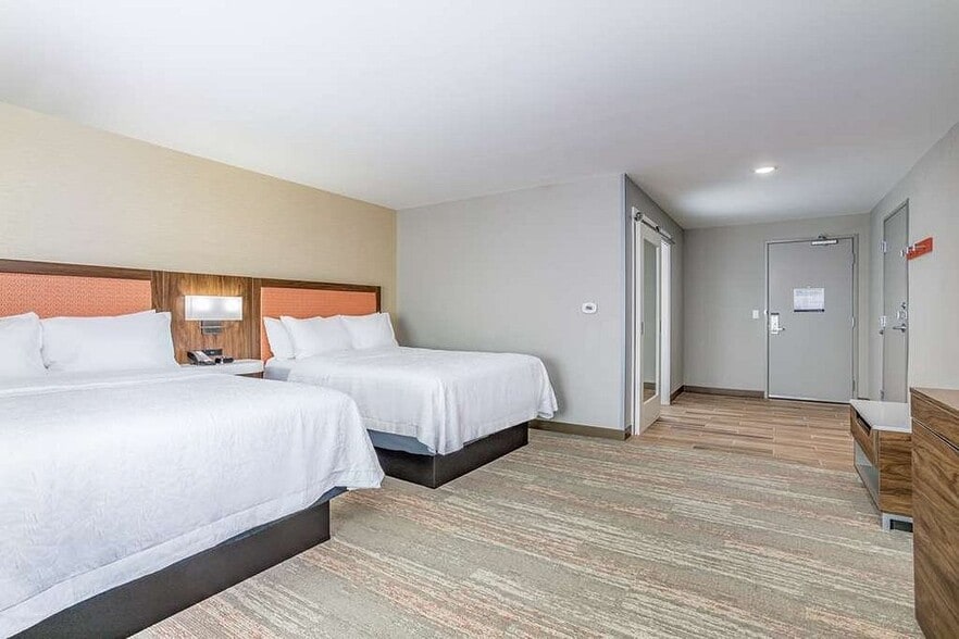 More Photos Of 1322 Becky Skillman Way, Bedford Hotel For Sale