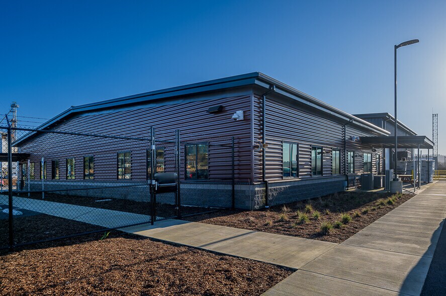 More Photos Of 6275 Blimp Blvd, Tillamook Industrial For Sale