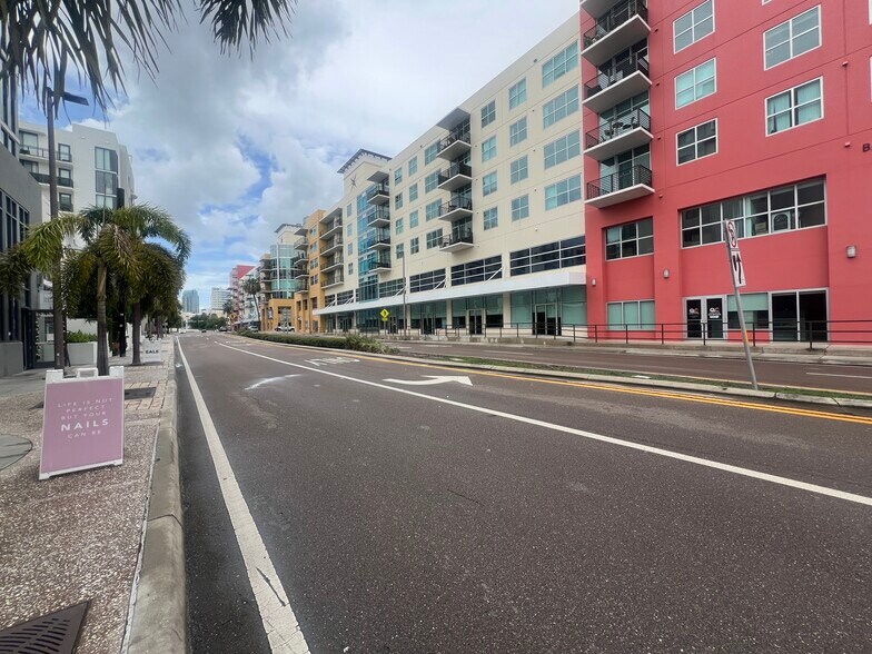 More Photos Of 1208 E Kennedy Blvd, Tampa Apartments For Lease