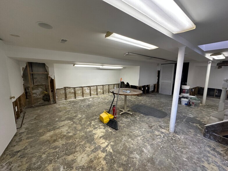 More Photos Of 402 S White Horse Pike, Audubon Office For Sale