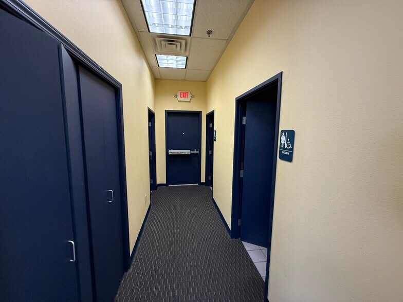 More Photos Of 9275 W Flamingo Rd, Las Vegas Freestanding For Lease