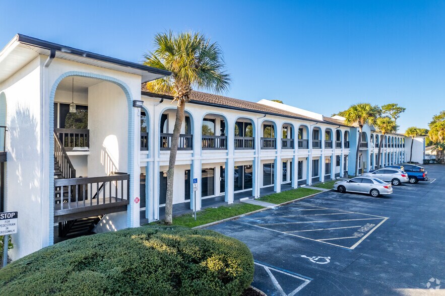 More Photos Of 2228-2356 Winter Woods Blvd, Winter Park Office For Lease