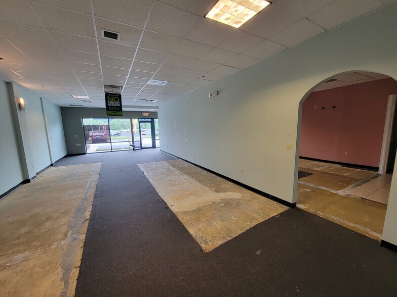 More Photos Of 616 Main St, Tewksbury Unknown For Lease