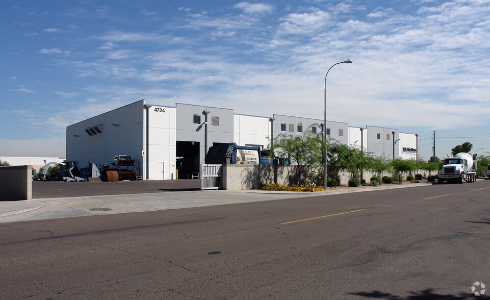 More Photos Of 4724 W Roosevelt St, Phoenix Warehouse For Lease